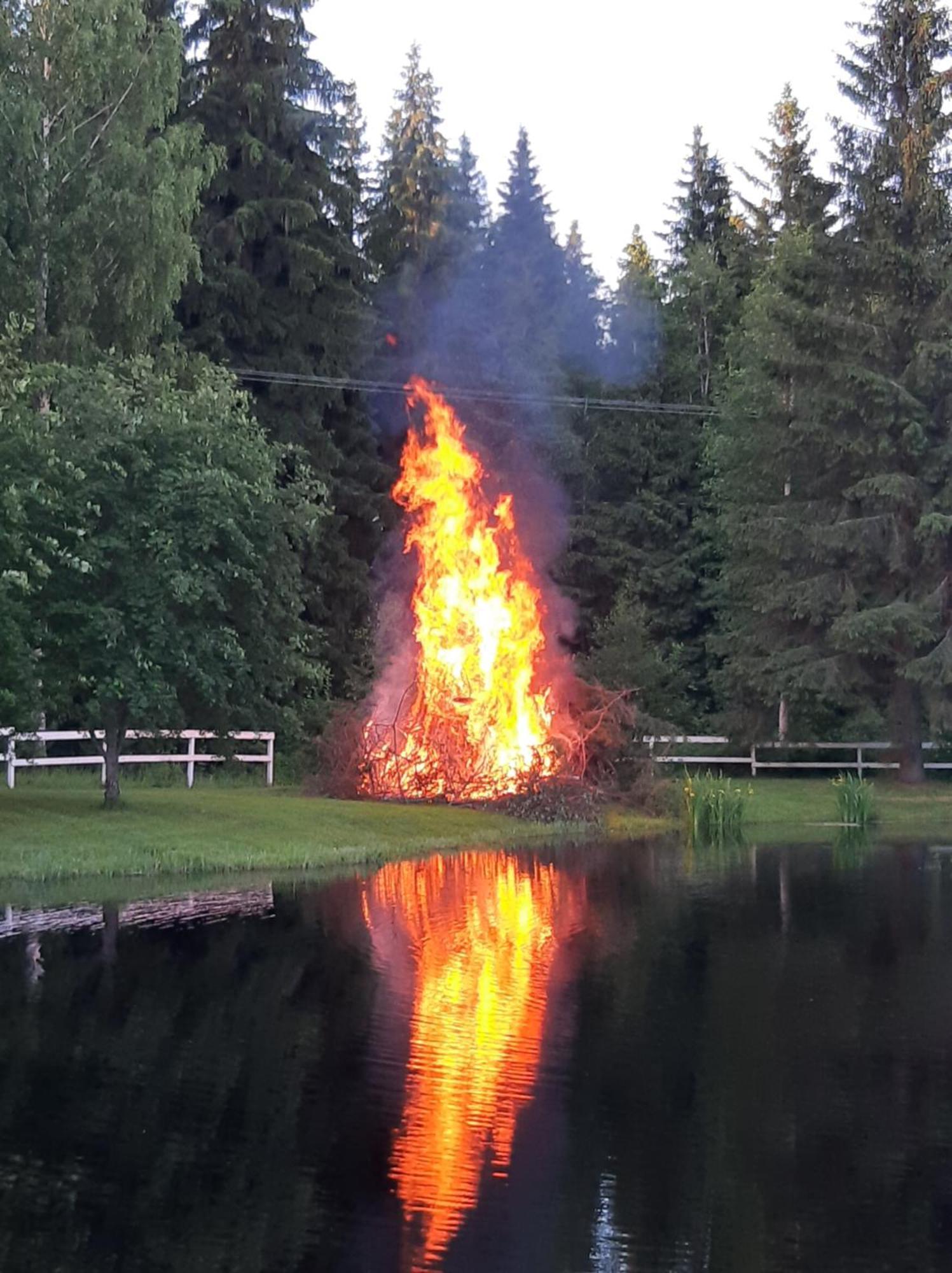 Huhtaniemen Moekkikylae Hotel Veteli Exterior foto